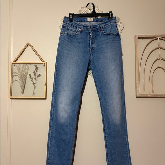 Levi’s 501 Curve Denim Jeans - Picture 2 of 5